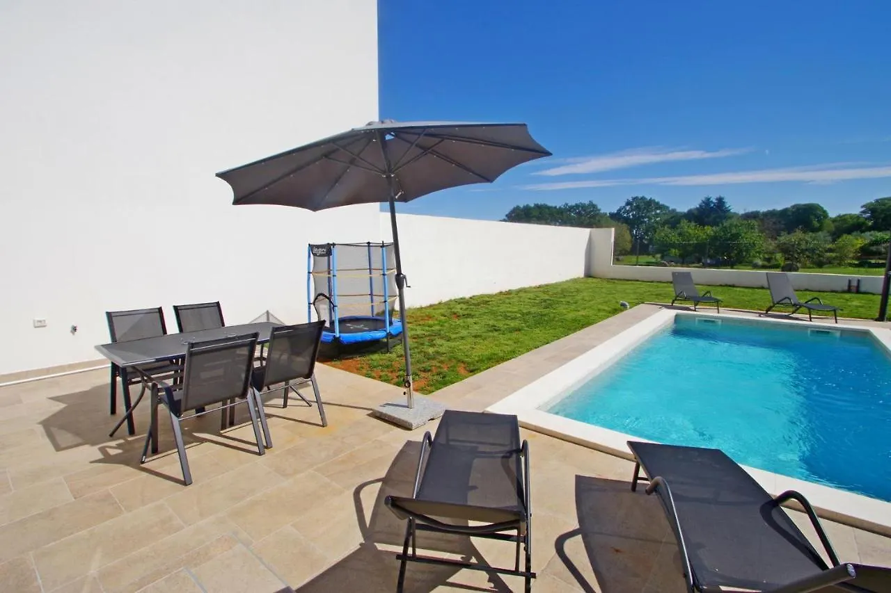 Holiday House With Private Pool In Village Sisan Croatia