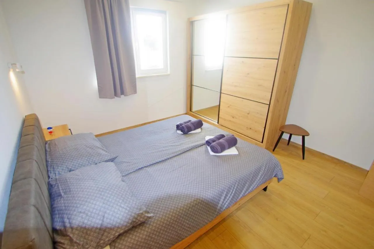 Holiday House With Private Pool In Village Sisan