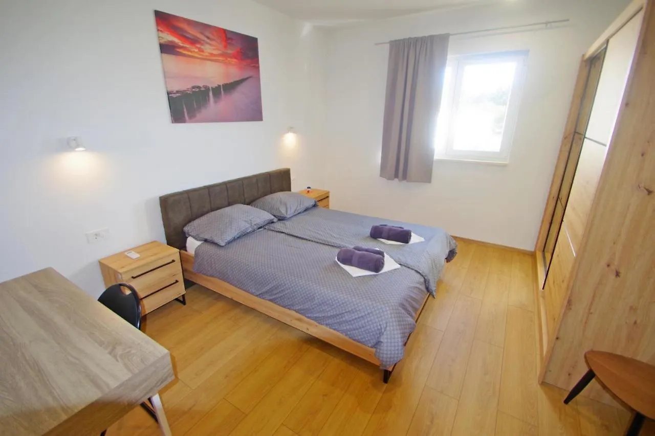 Vakantiehuis Holiday House With Private Pool In Village Šišan Kroatië